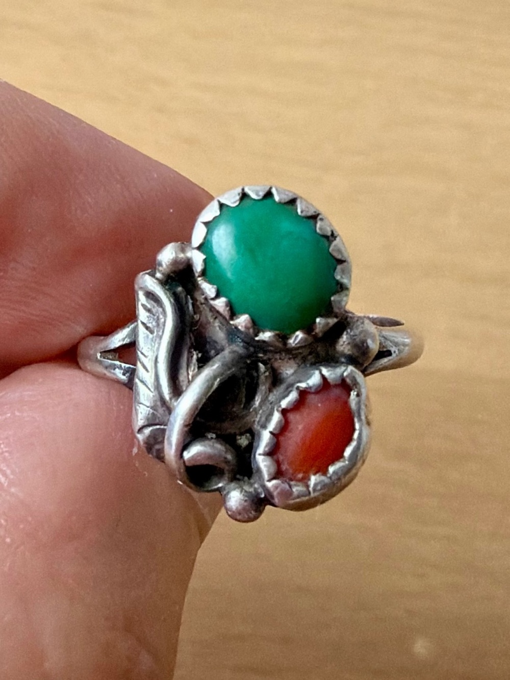 Vintage Native American Navajo Green Turquoise & Coral Ring 925 Sterling Silver